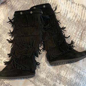 Minnetonka 5 layer Boots